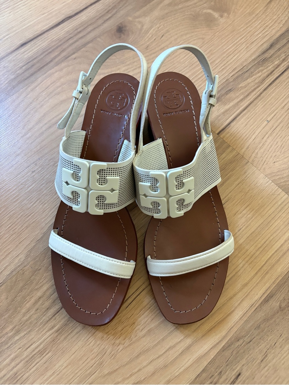 Tory Burch Cream Leather Logo-Accent Slingback Sandals